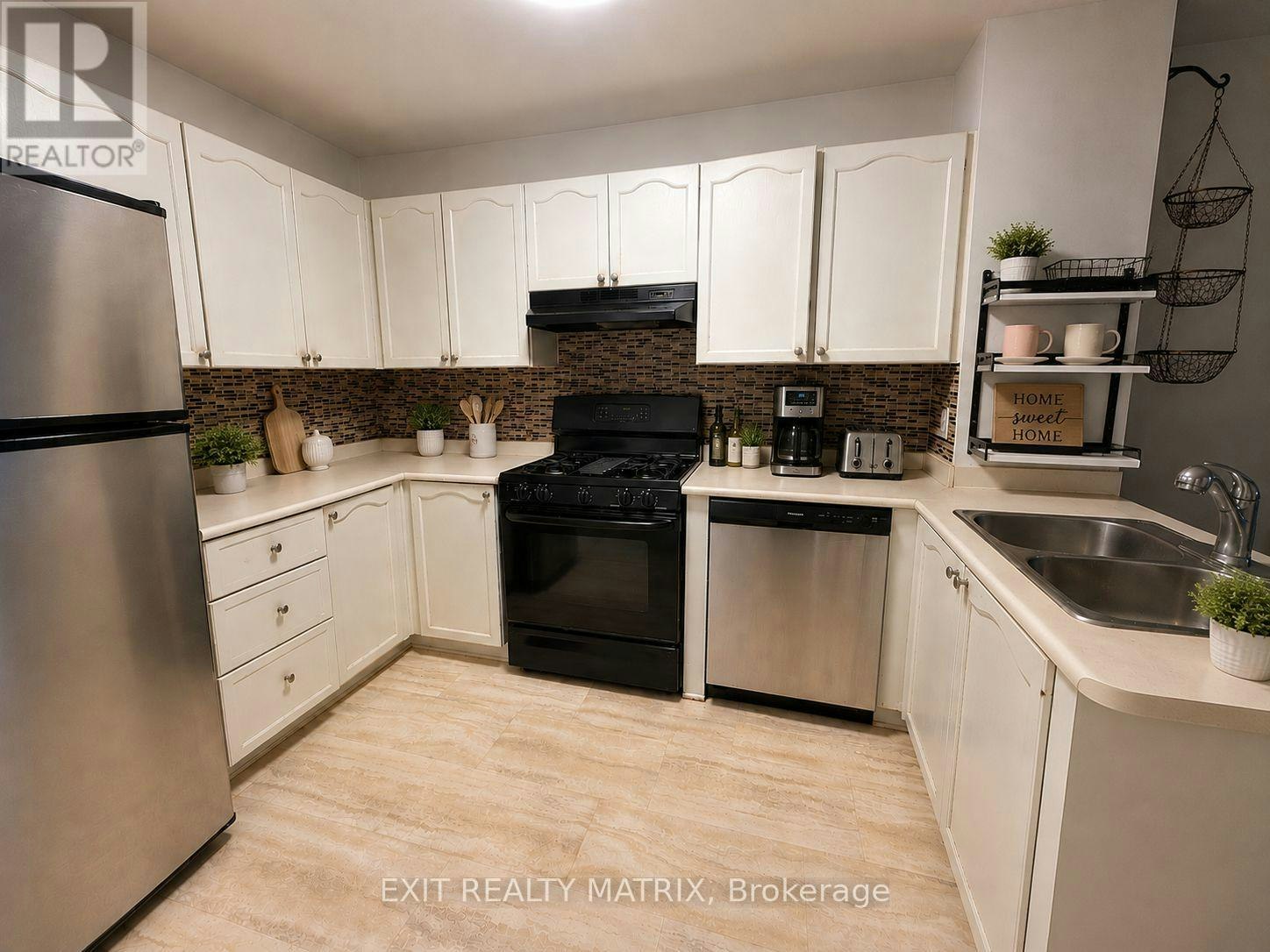 67 Ashpark Crescent, Ottawa, ON, K1T 3N7 - 2