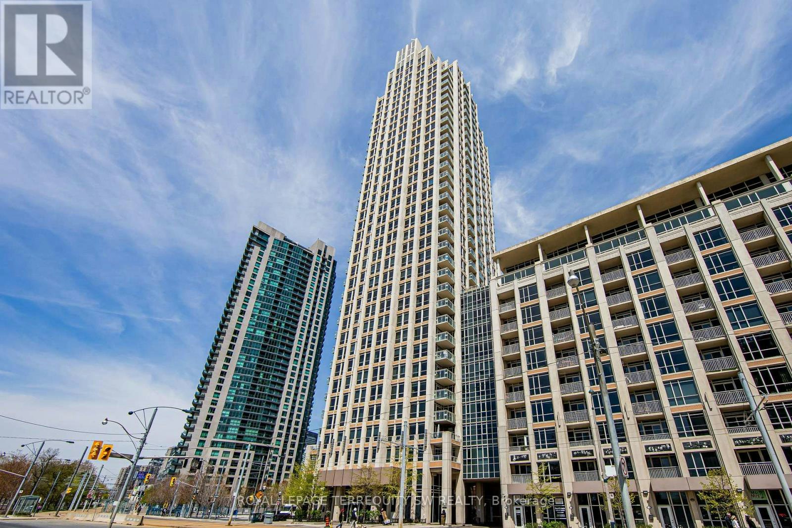 912-628 Fleet Street, Toronto, ON, M5V 1A8