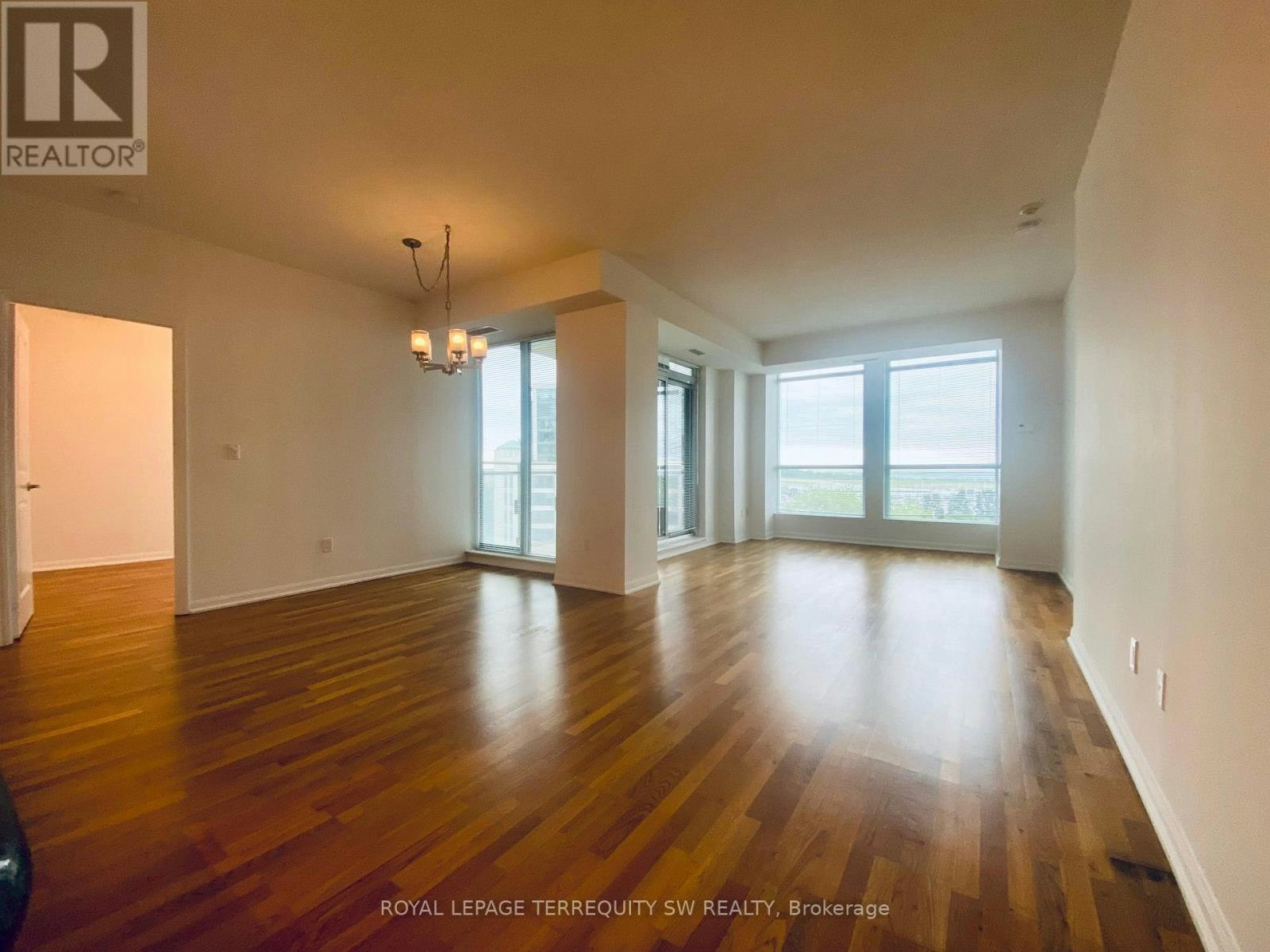 912-628 Fleet Street, Toronto, ON, M5V 1A8 - 3
