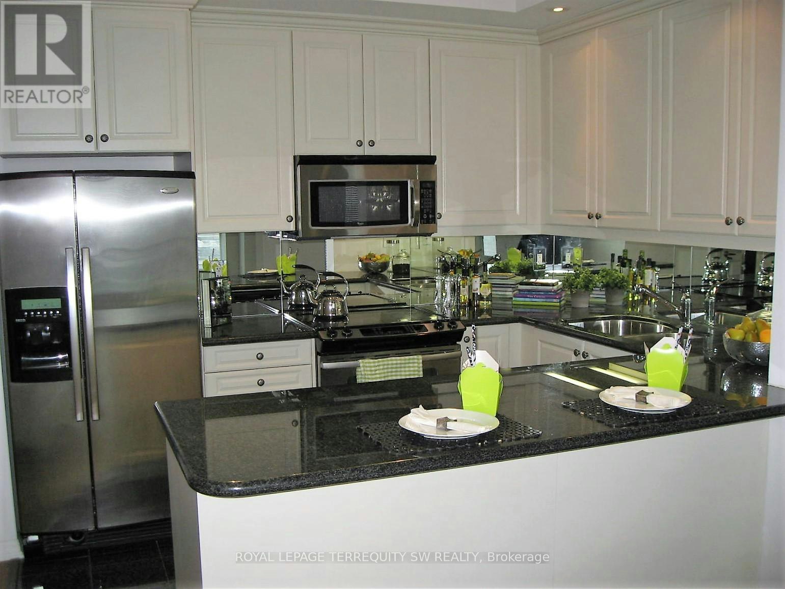 912-628 Fleet Street, Toronto, ON, M5V 1A8 - 4