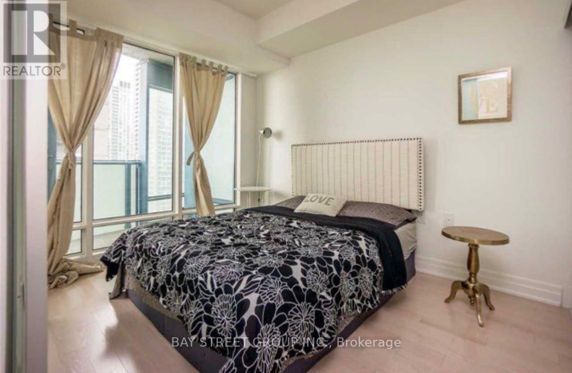 1601-8 The Esplanade Avenue, Toronto, ON, M5E 0A6 - 8