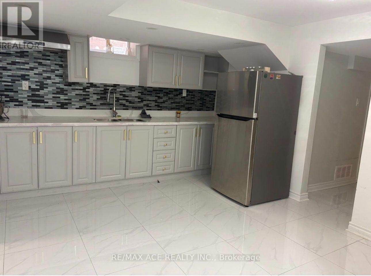 BSMT-1851 Parkhurst Crescent, Pickering, ON, L1X 0B1 - 5