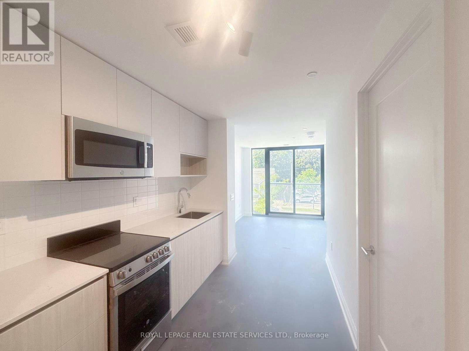 105 Upper 799 The Queensway, Toronto, ON, M8Z 0H3