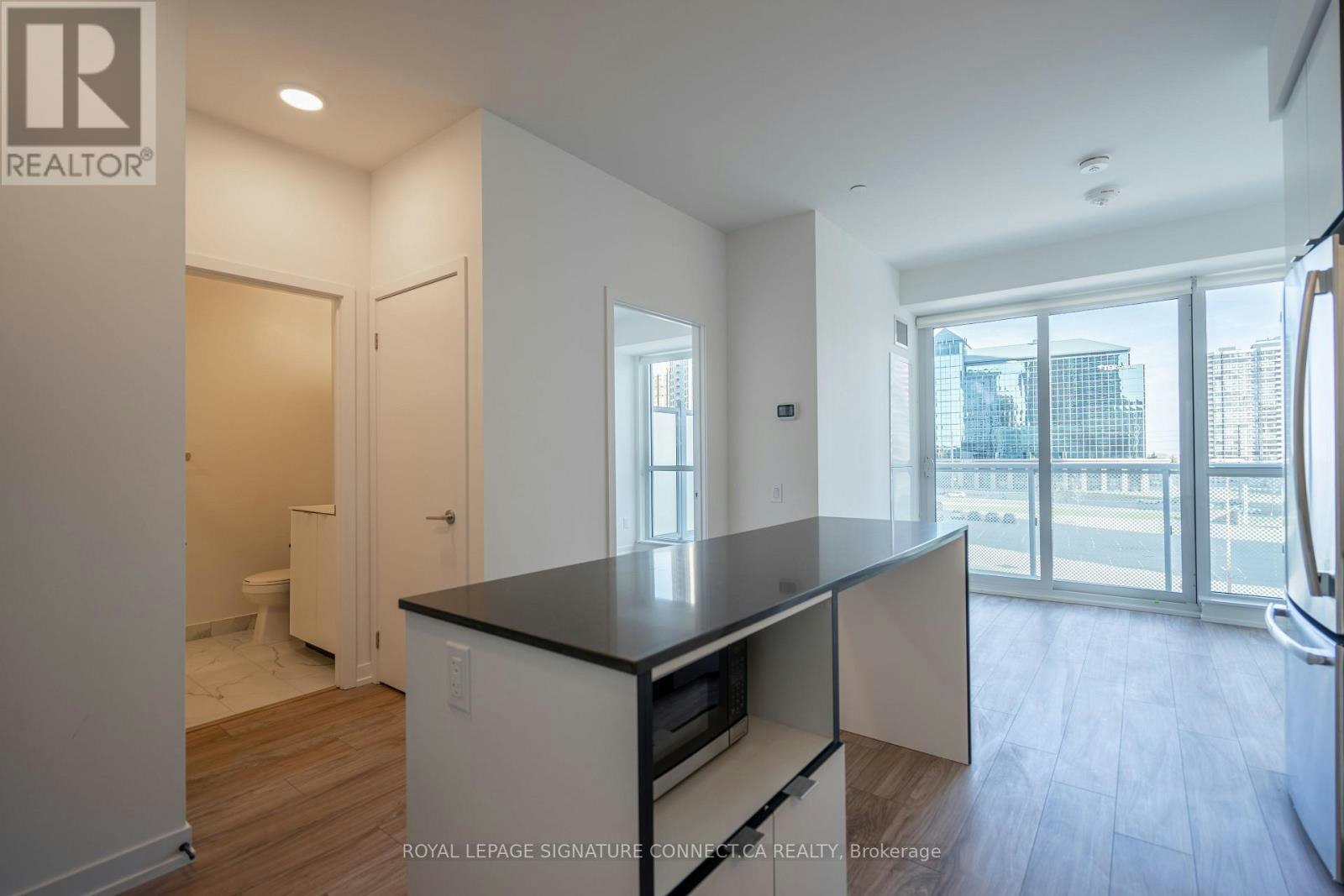409-4065 Confederation Parkway, Mississauga, ON, L5B 0L4 - 4