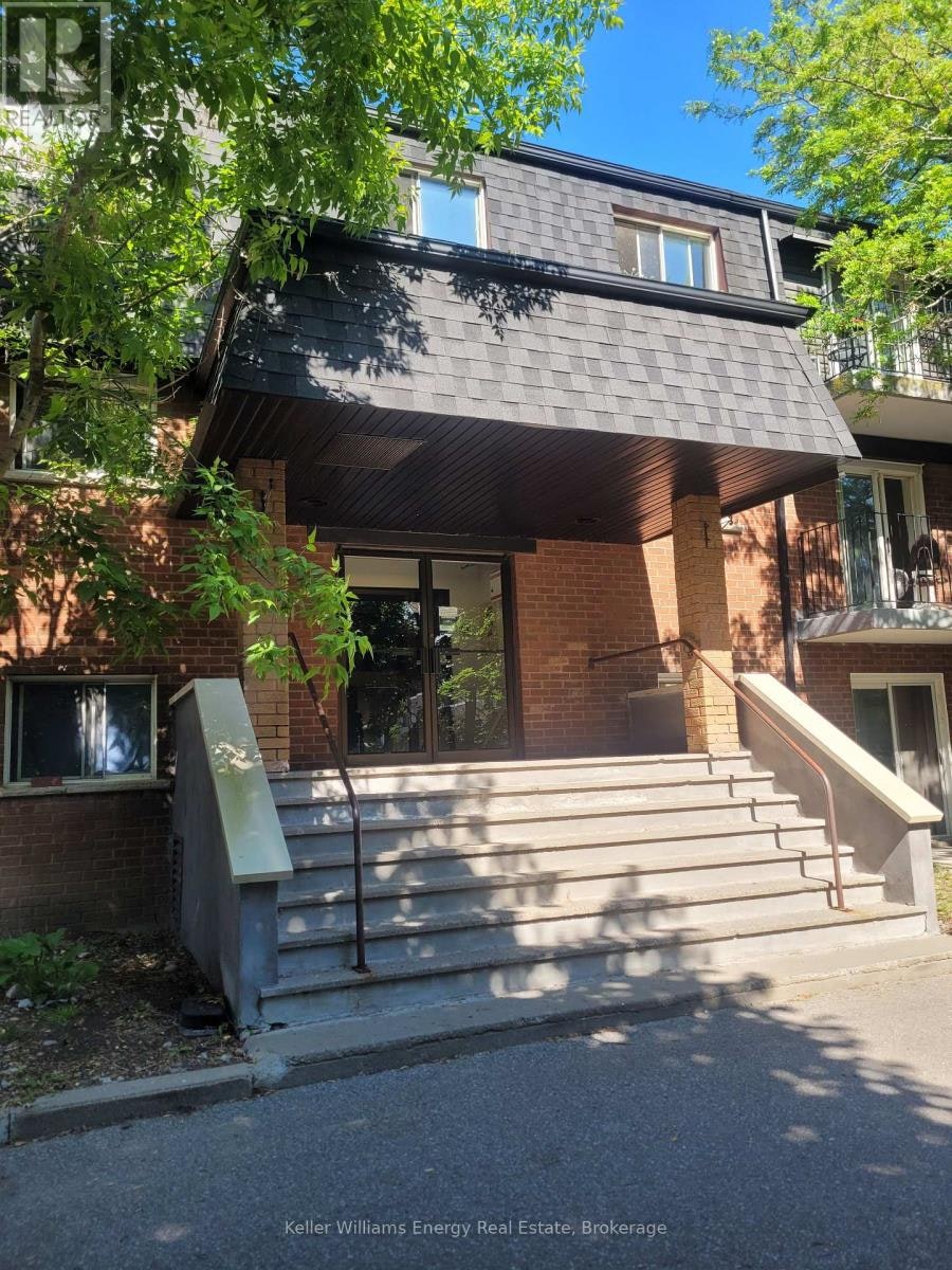 106-576 Mary Street E, Whitby, ON, L1N 2R3 - 2
