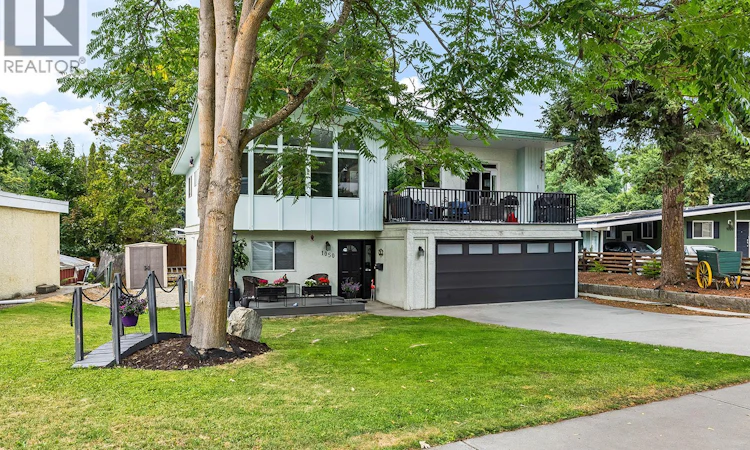 1050 Pinecrest Lane