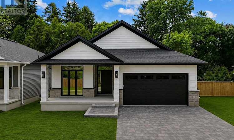 LOT-11 Head Street N