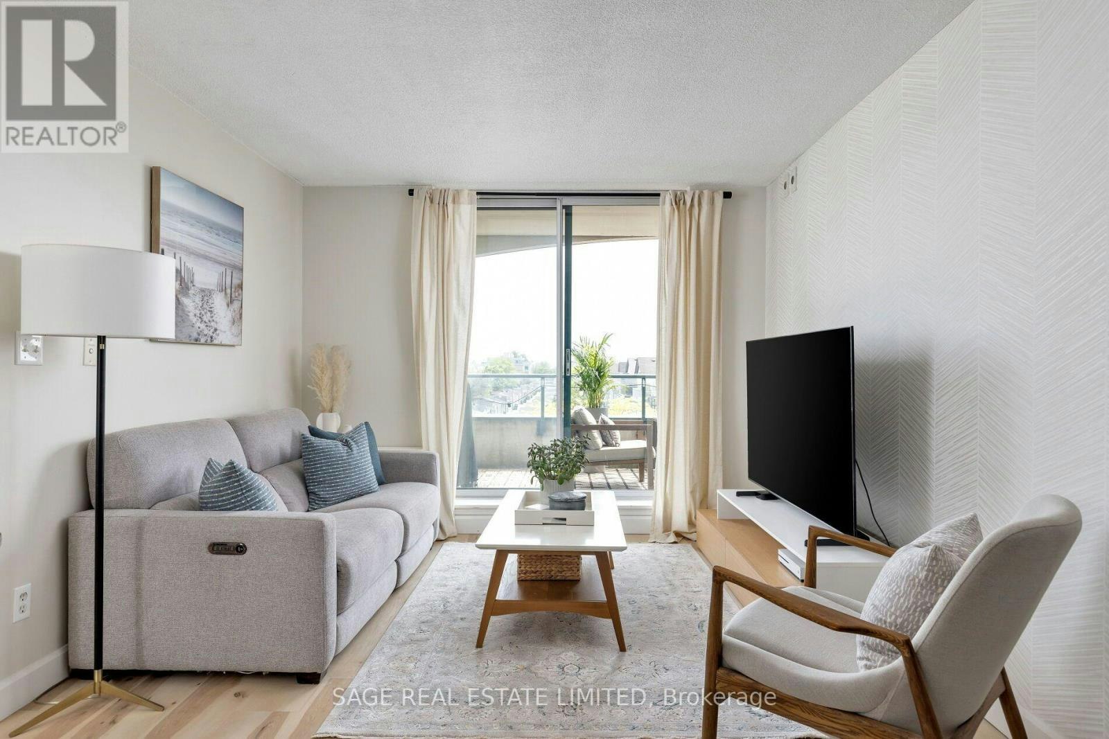 401-1765 Queen Street E, Toronto, ON, M4L 3Z2 - 3
