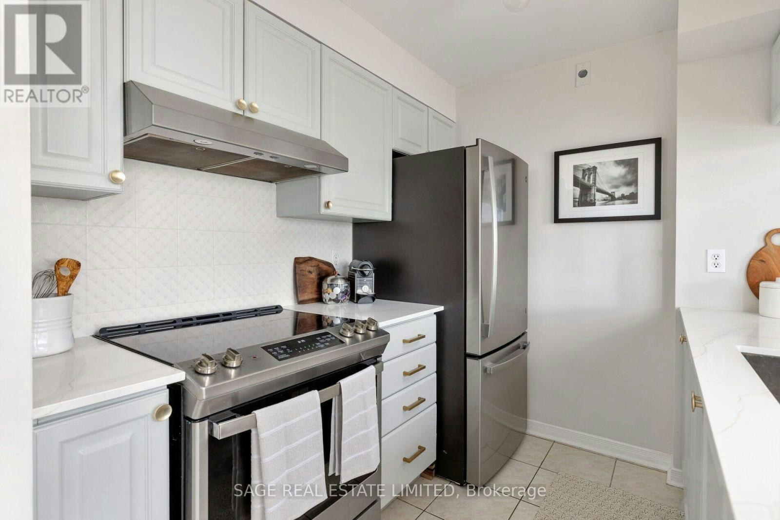 401-1765 Queen Street E, Toronto, ON, M4L 3Z2 - 10