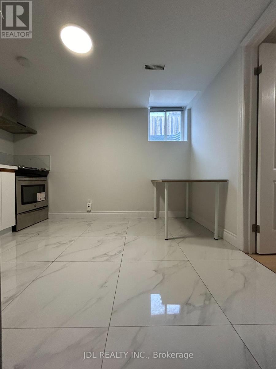 ENTIRE 1BEDROOMUNITA BSMT-91 Bushmills Sq Square, Toronto, ON, M1V 1K5 - 2