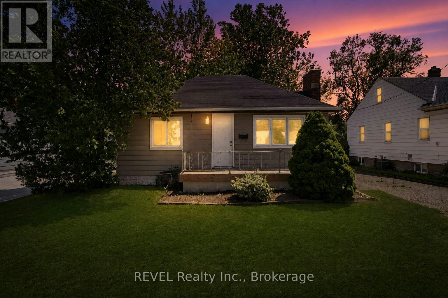 6482 Mcleod Road, Niagara Falls, ON, L2G 3G1