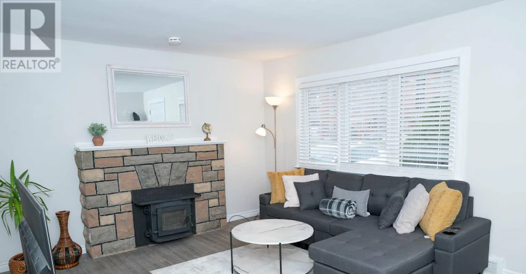 6482 Mcleod Road, Niagara Falls, ON, L2G 3G1 - 3