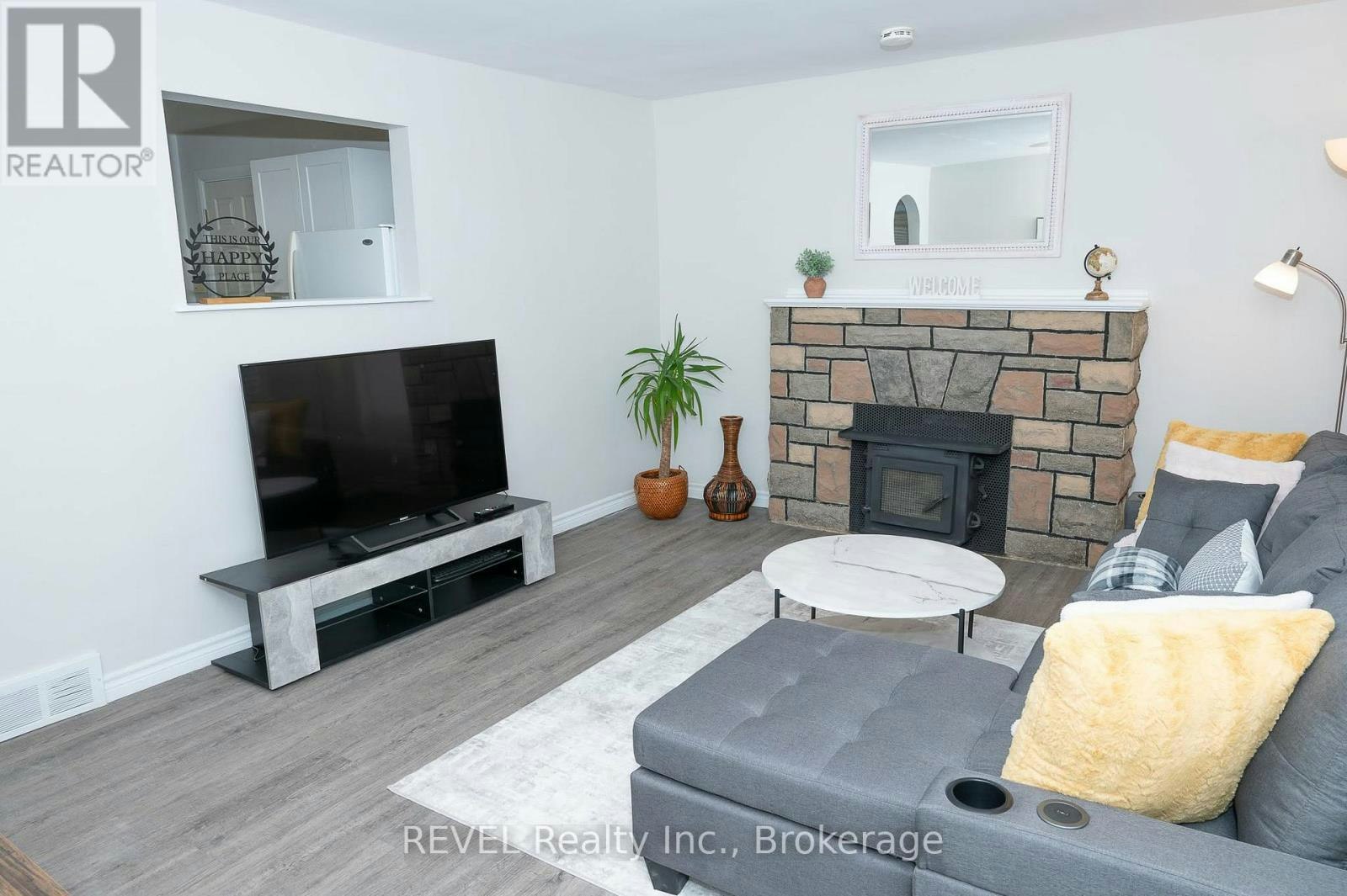 6482 Mcleod Road, Niagara Falls, ON, L2G 3G1 - 2