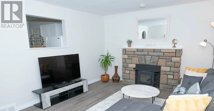 6482 Mcleod Road, Niagara Falls, ON, L2G 3G1 - 2