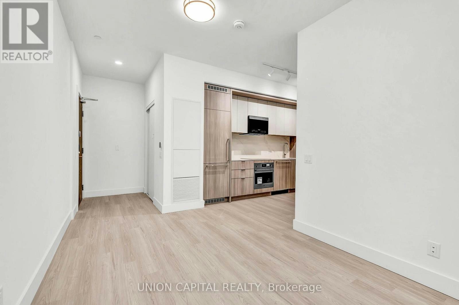 228-6 Greenbriar Road, Toronto, ON, M2K 0H6 - 10