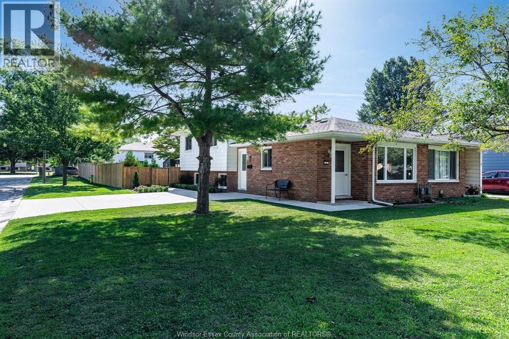 6 Marlene Crescent, Leamington, ON, N8H 4J7
