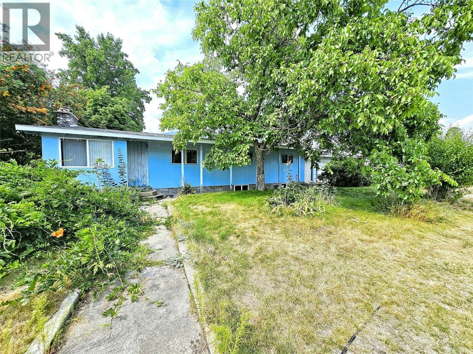 2716 4th Ave Avenue, Castlegar, BC, V1N 2S2