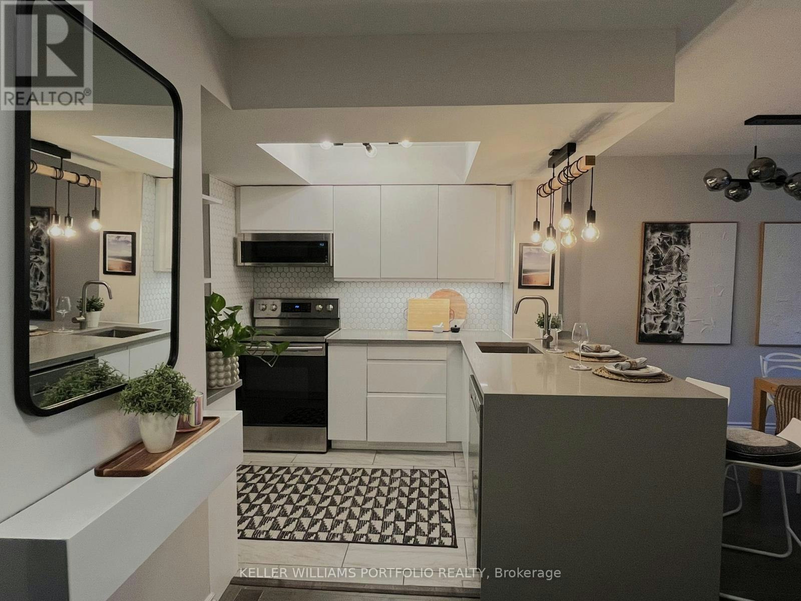 539-222 The Esplanade Street, Toronto, ON, M5A 4M8
