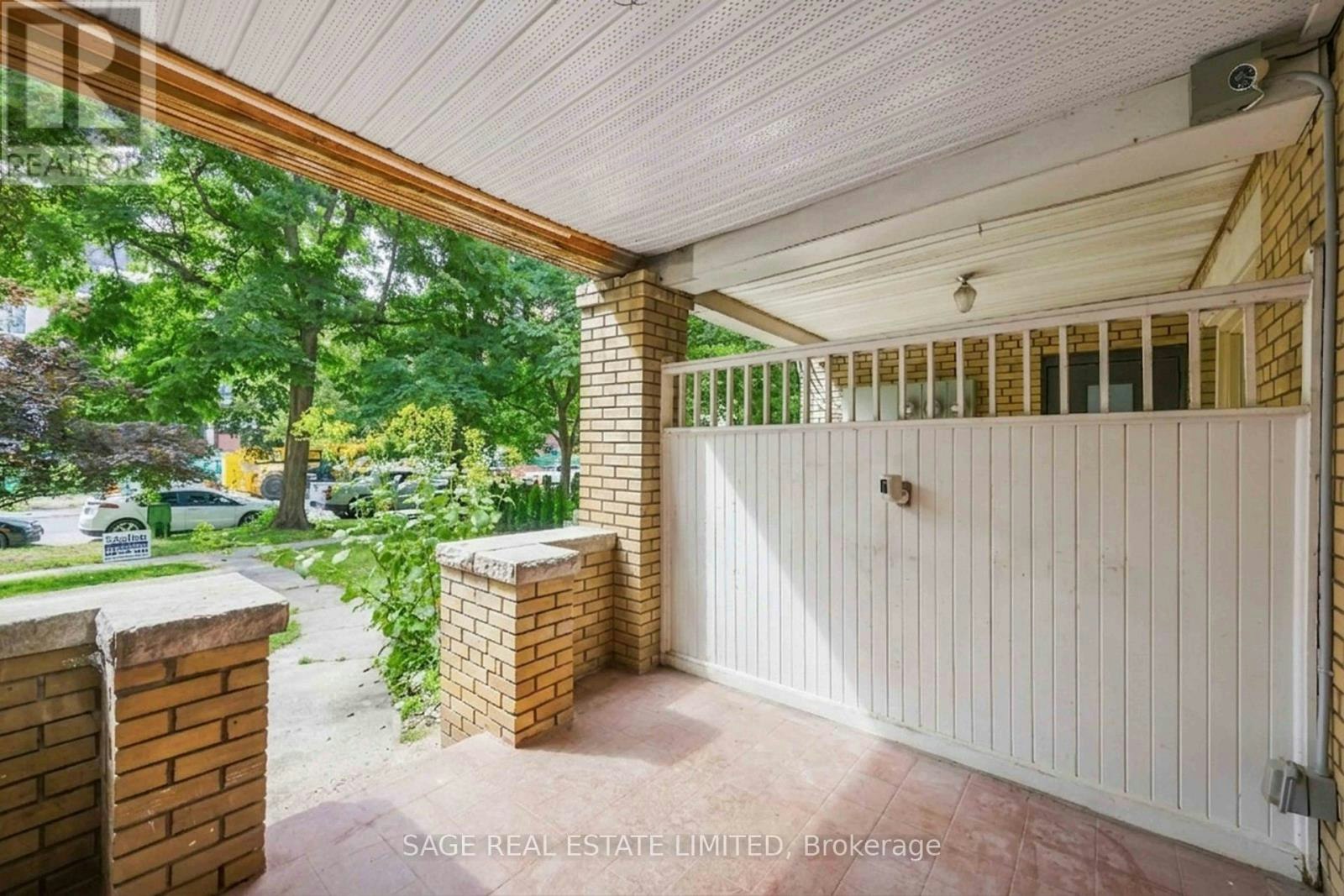 MAIN FLOOR-251 High Park Avenue, Toronto, ON, M6P 2S5 - 3
