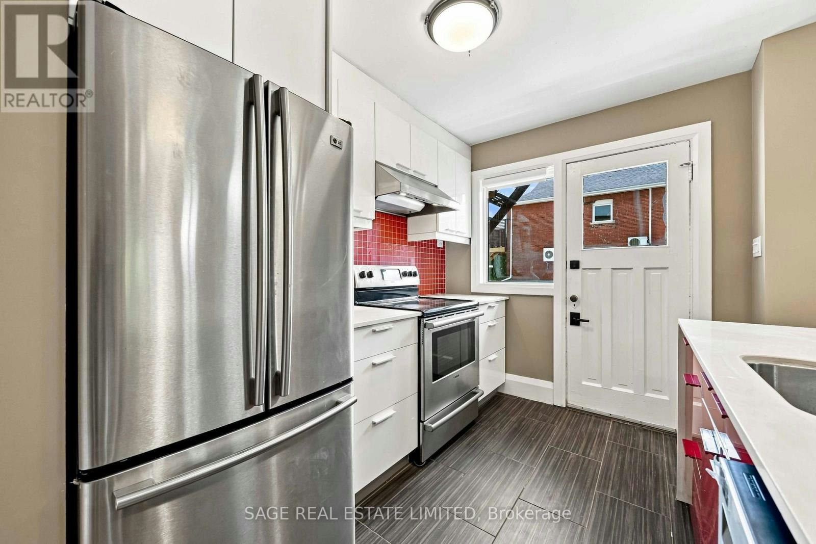 MAIN FLOOR-251 High Park Avenue, Toronto, ON, M6P 2S5 - 17