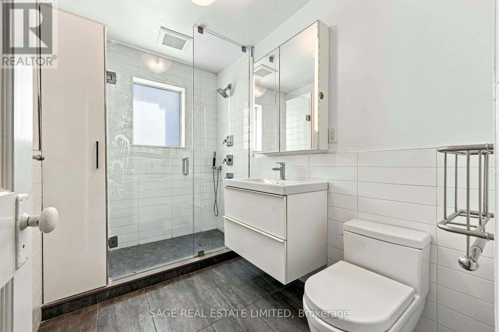 MAIN FLOOR-251 High Park Avenue, Toronto, ON, M6P 2S5 - 26