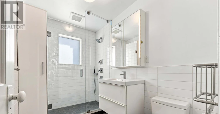 MAIN FLOOR-251 High Park Avenue, Toronto, ON, M6P 2S5 - 26