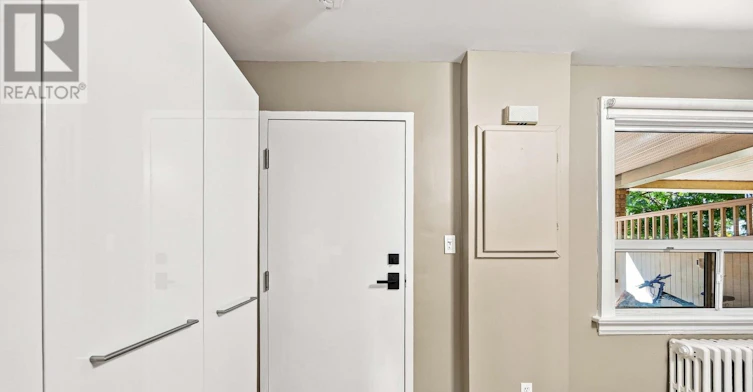 MAIN FLOOR-251 High Park Avenue, Toronto, ON, M6P 2S5 - 5