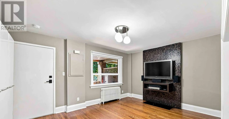 MAIN FLOOR-251 High Park Avenue, Toronto, ON, M6P 2S5 - 7