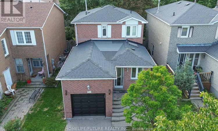 32 Marshall Crescent