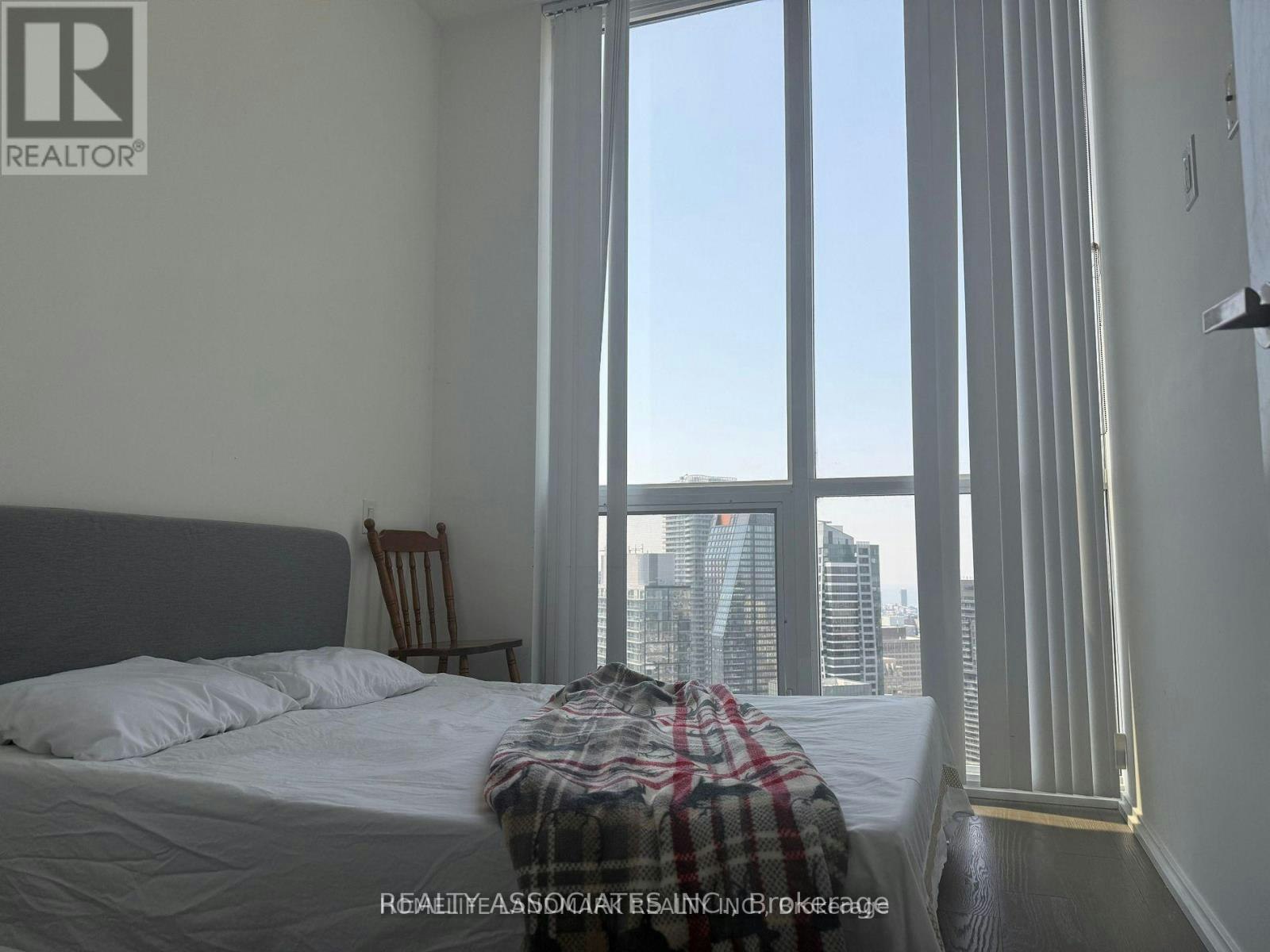 5202-45 Charles Street E, Toronto, ON, M4Y 0B8 - 8