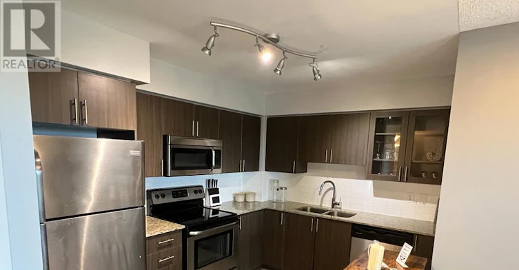 520-75 Norman Bethune Avenue, Richmond Hill, ON, L4B 0B6 - 2