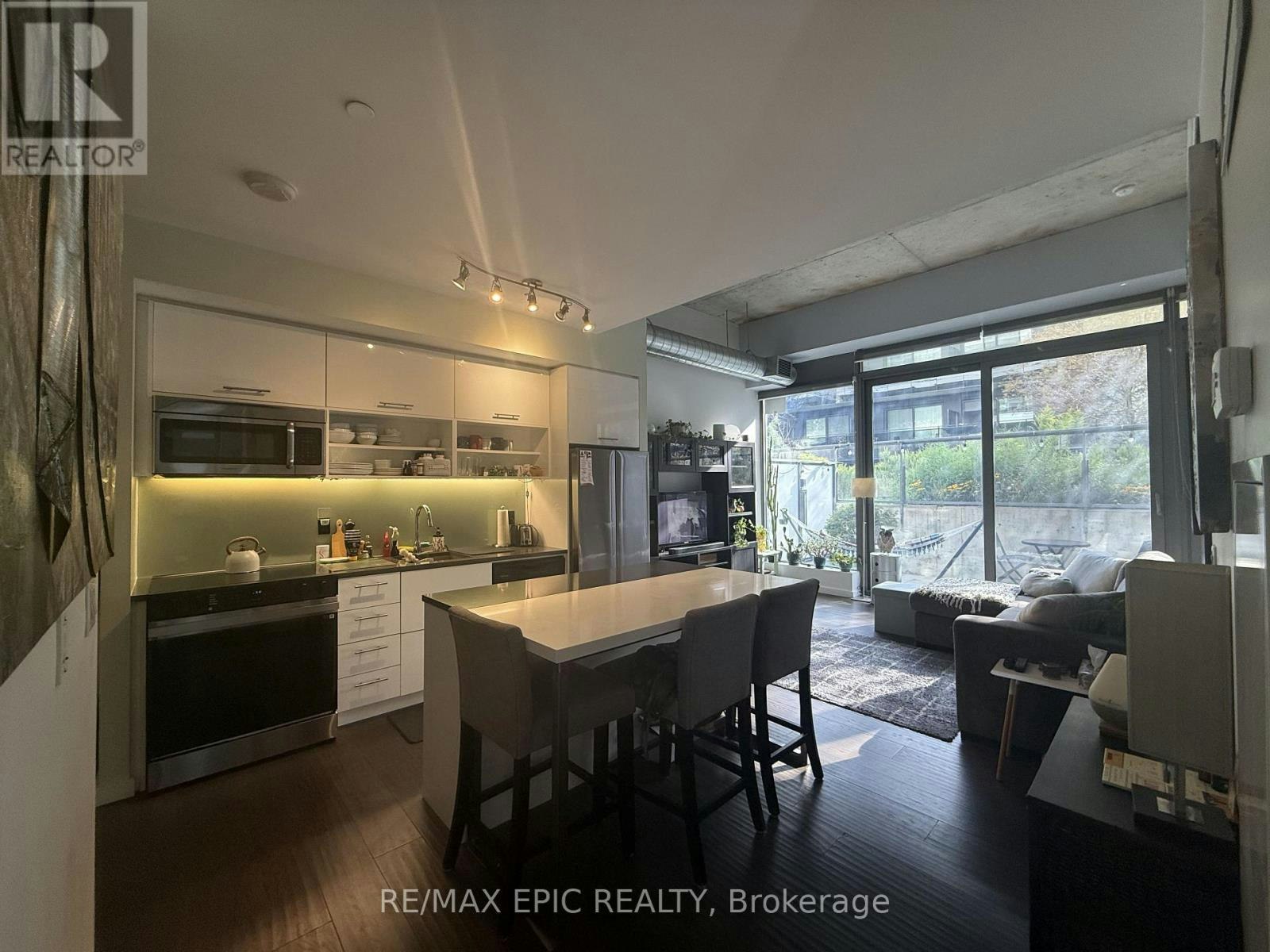 305-32 Trolley Crescent, Toronto, ON, M5A 0E9 - 5
