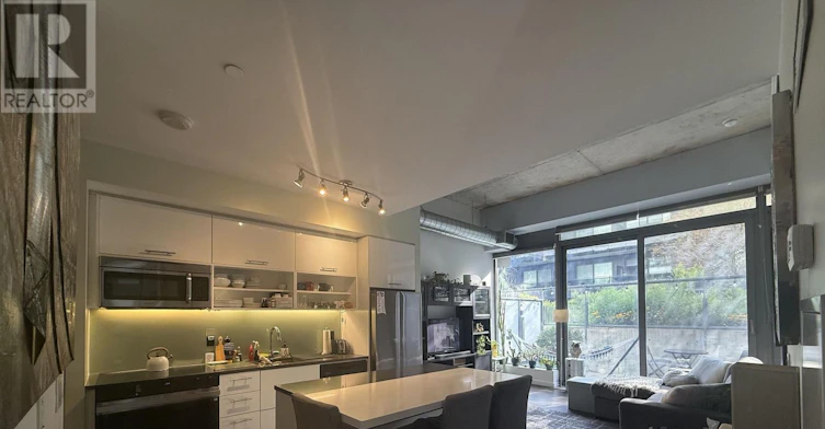 305-32 Trolley Crescent, Toronto, ON, M5A 0E9 - 5
