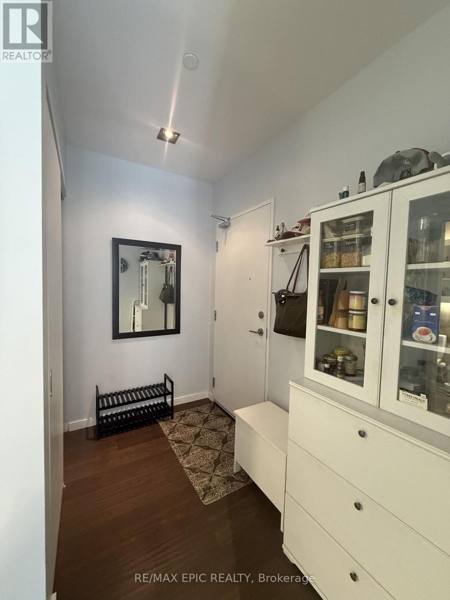 305-32 Trolley Crescent, Toronto, ON, M5A 0E9 - 2