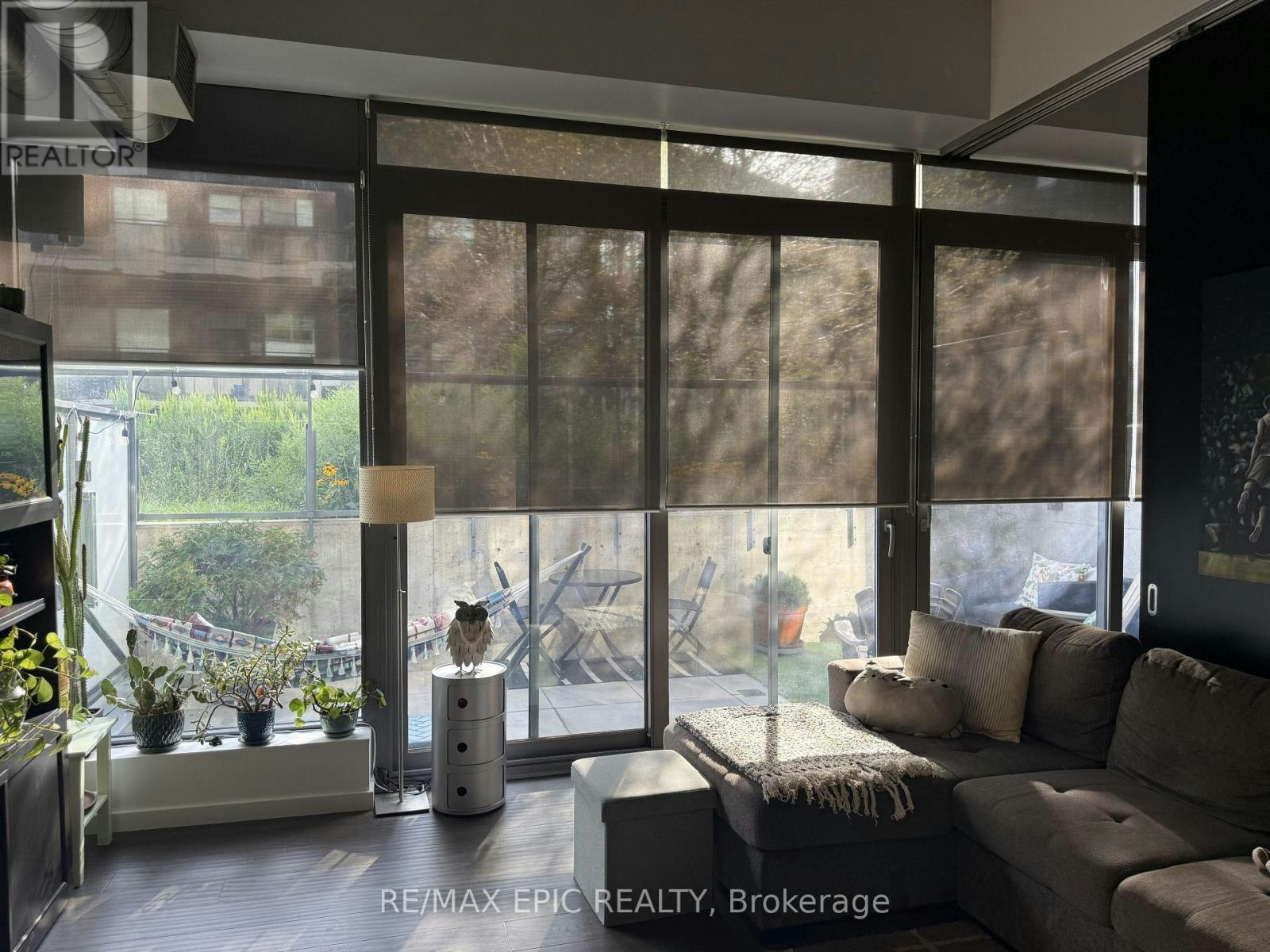 305-32 Trolley Crescent, Toronto, ON, M5A 0E9 - 6