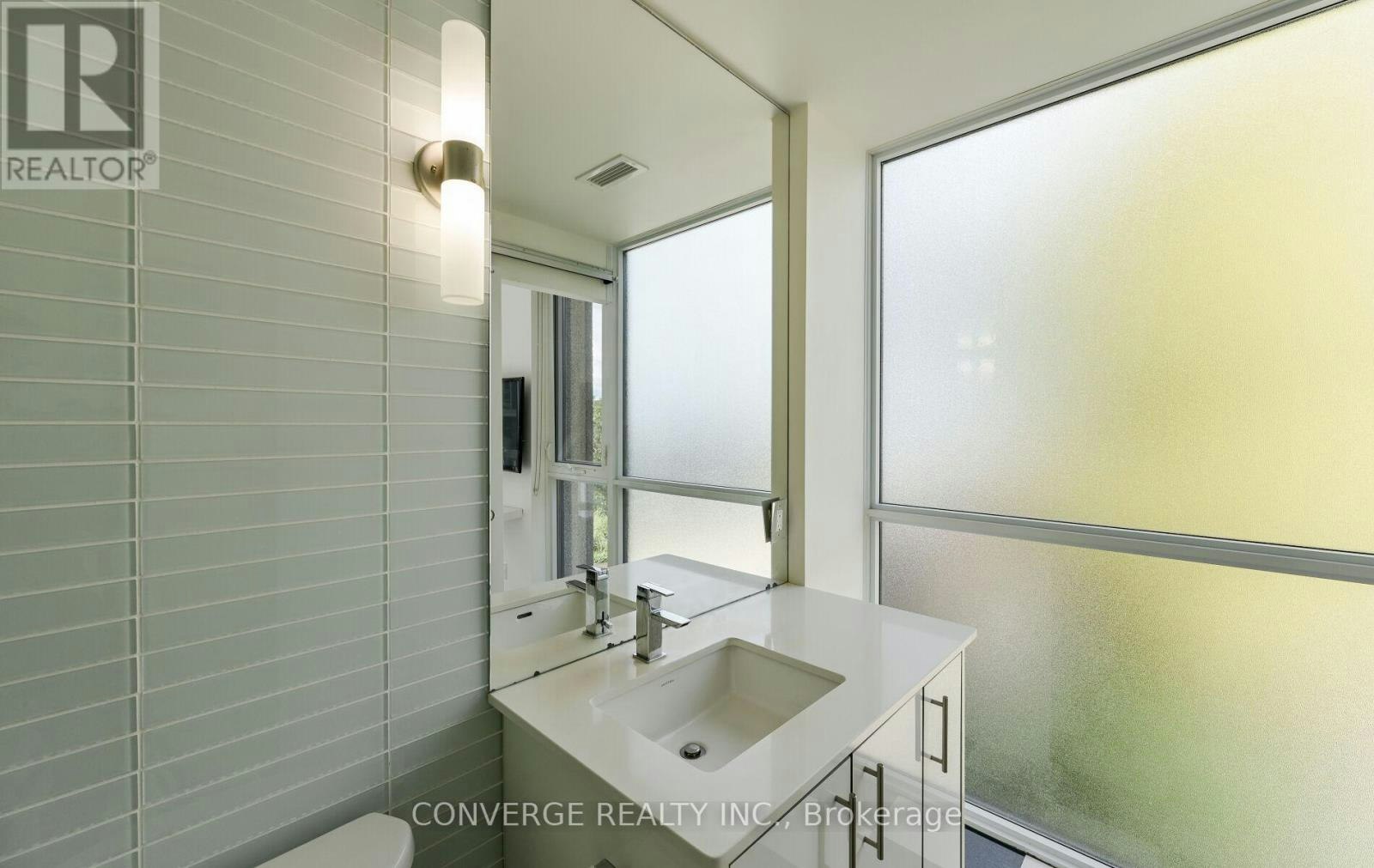 203-75 The Donway W, Toronto, ON, M3C 2E9 - 27