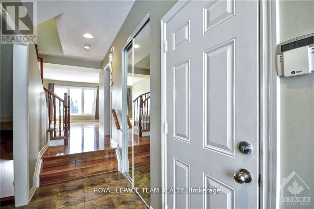 234 Tandalee Crescent, Ottawa, ON, K2M 0A2 - 2