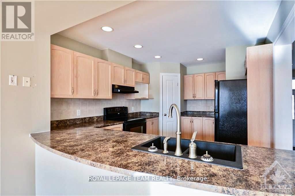 234 Tandalee Crescent, Ottawa, ON, K2M 0A2 - 4
