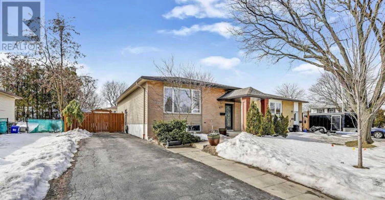UPPER-451 Brigadoon Drive, Hamilton, ON, L9C 6C8