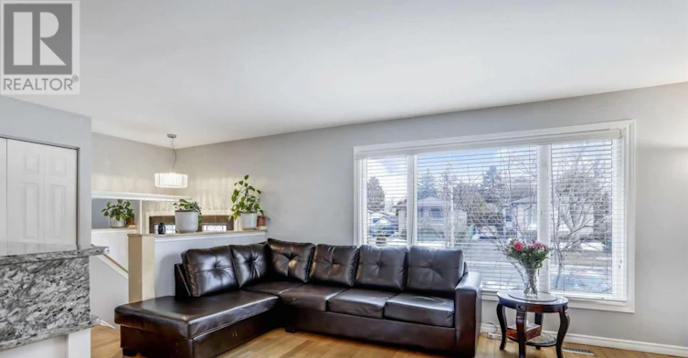 UPPER-451 Brigadoon Drive, Hamilton, ON, L9C 6C8 - 6