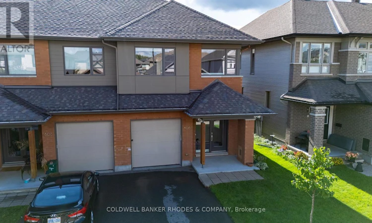806 Carnelian Crescent