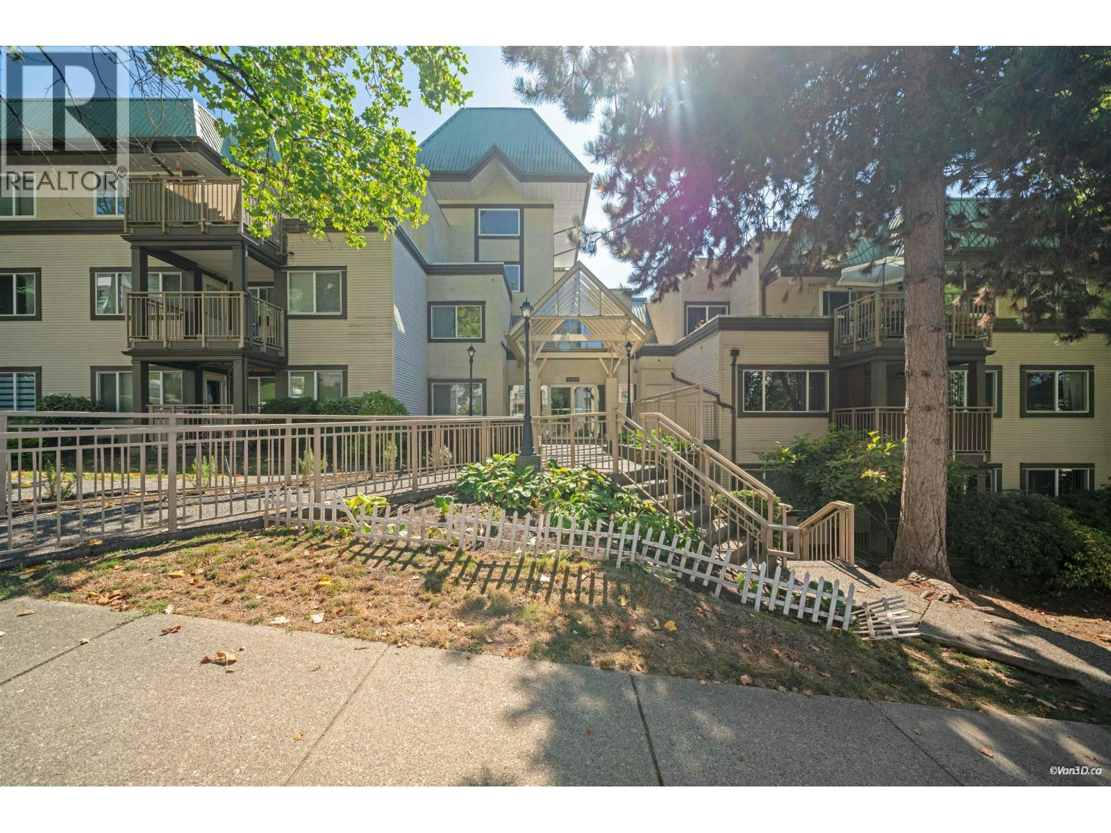 817-1310 Cariboo Street, New Westminster, BC, V3M 1X2