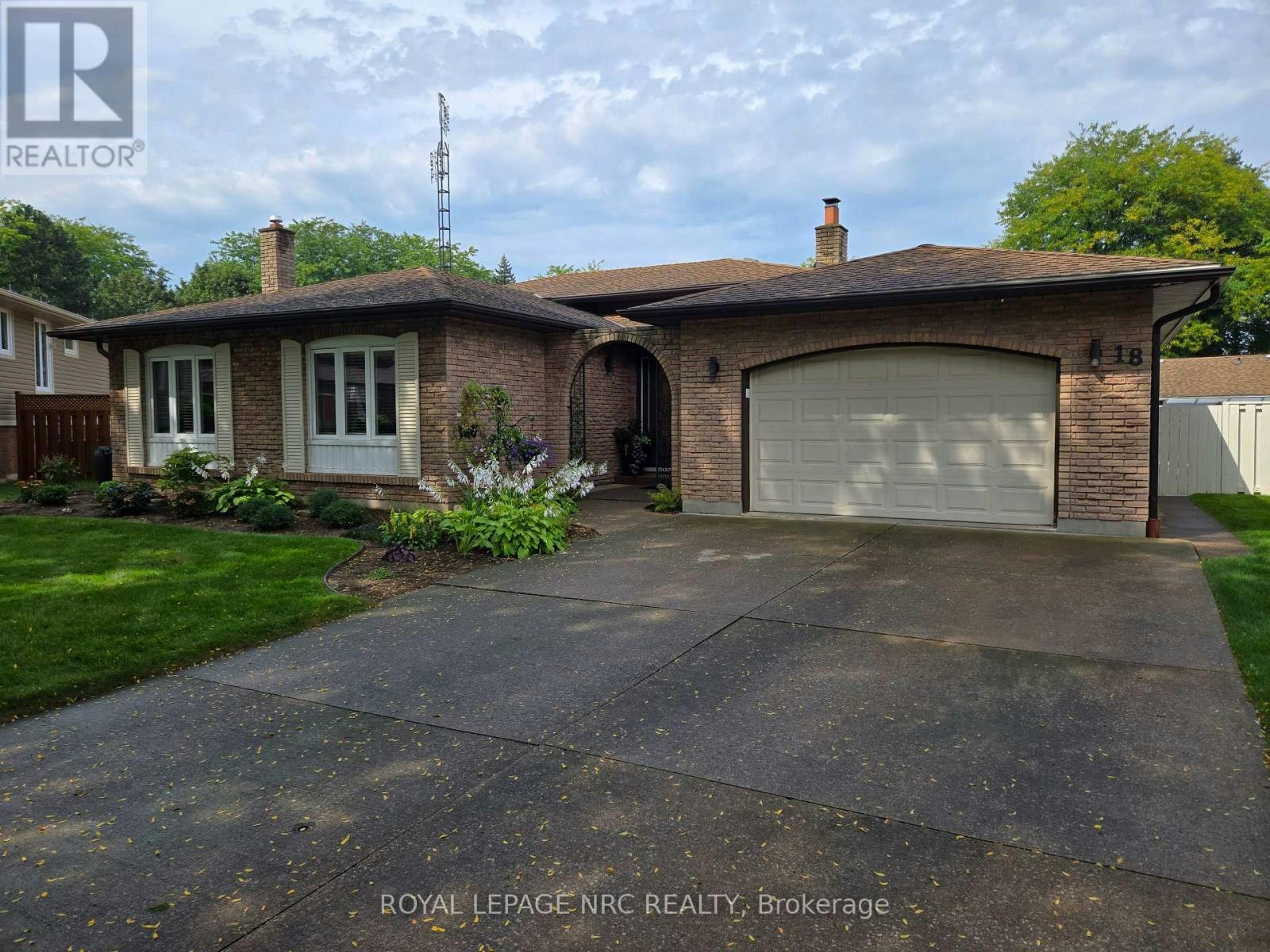 18 Deanna Crescent, St. Catharines, ON, L2N 6R9