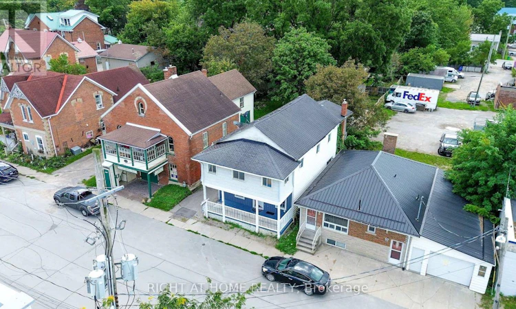 17 Laidlaw St Street S