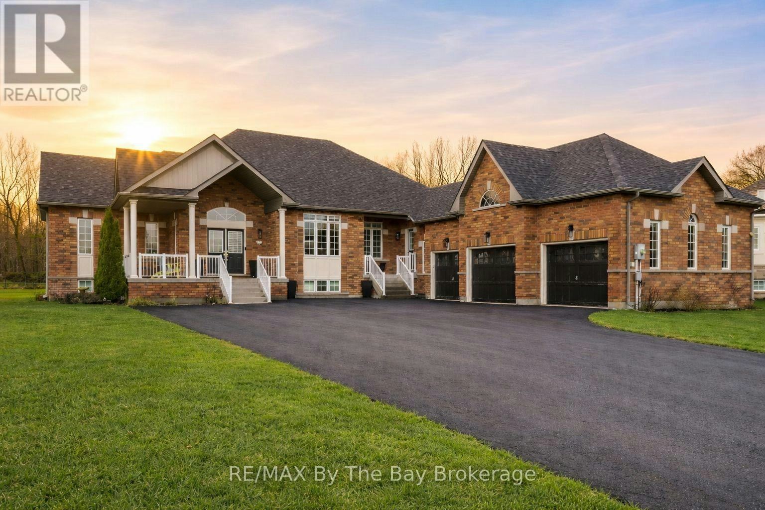 10 Basswood Drive, Wasaga Beach, ON, L9Z 0A9
