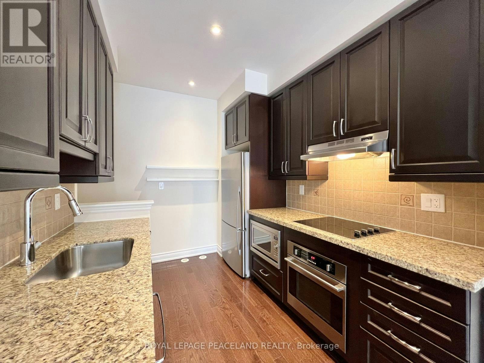 82 Hargrave Lane, Toronto, ON, M4N 0A4 - 6