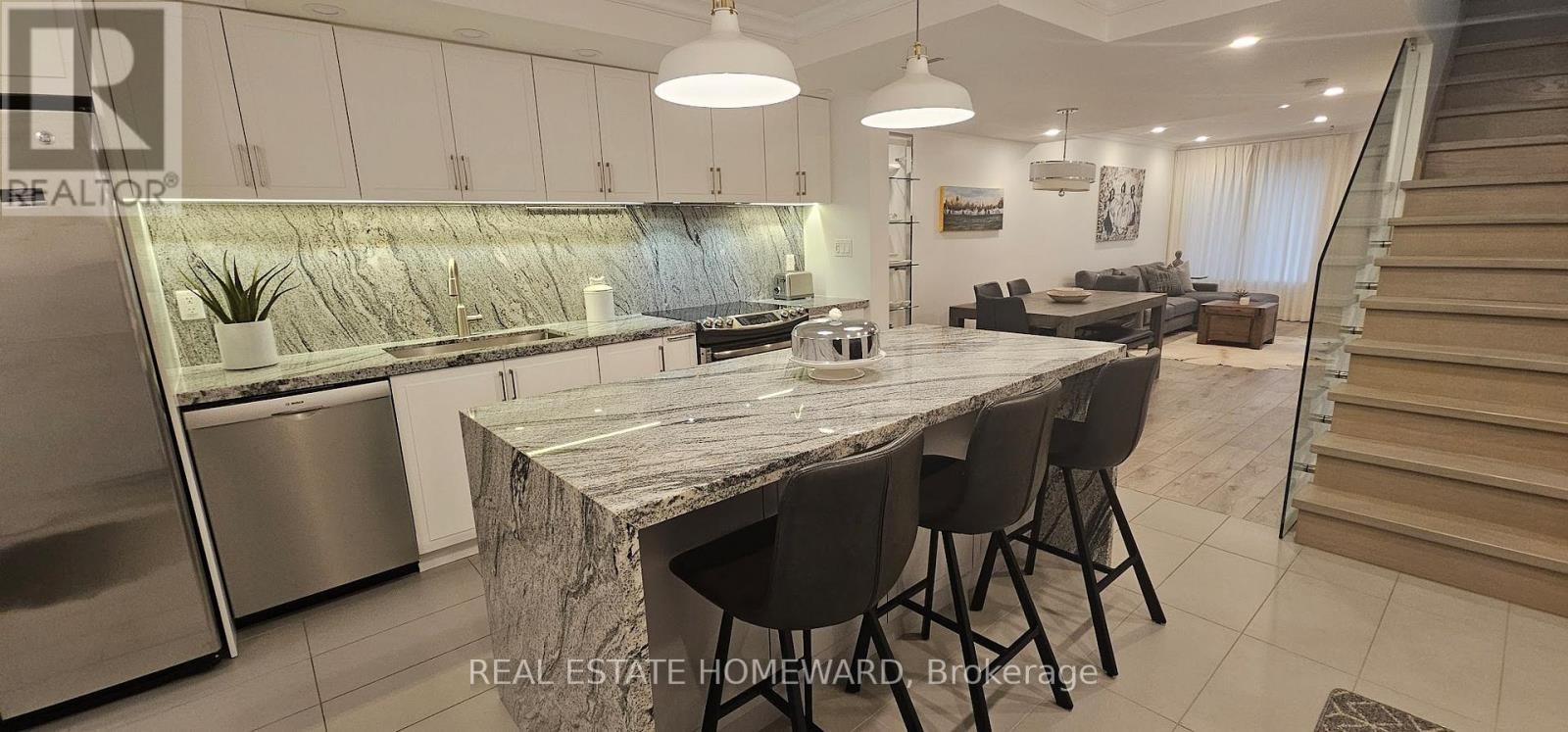 5-122 Glen Manor Drive, Toronto, ON, M4E 2X6