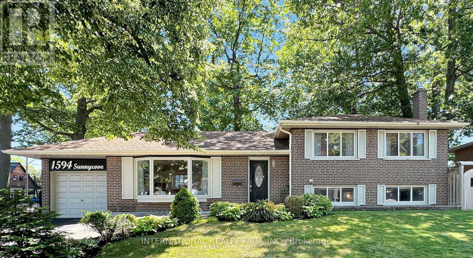 1594 Sunnycove Drive, Mississauga, ON, L4X 1B5