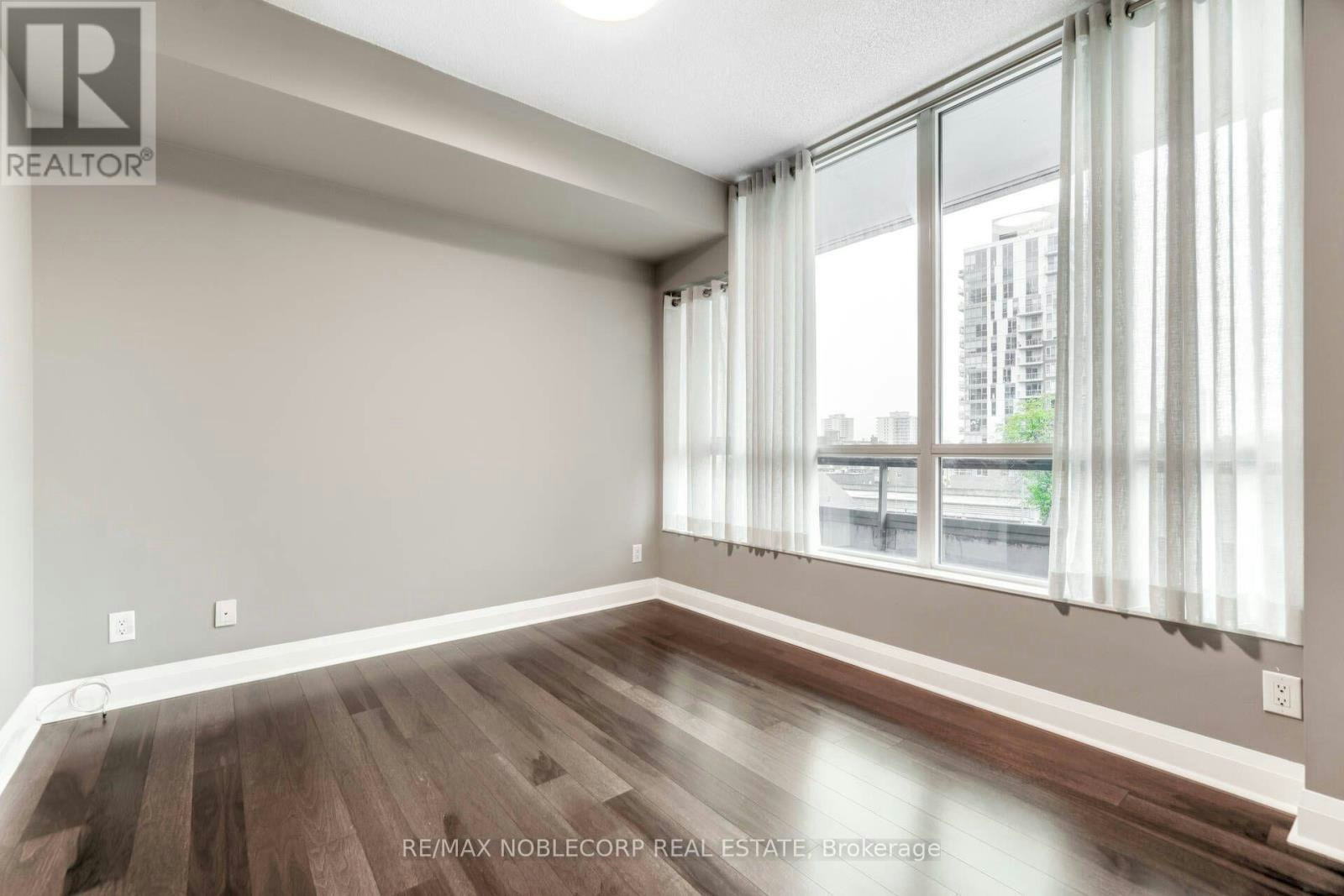 415-1 Hurontario Street, Mississauga, ON, L5G 0A3 - 32