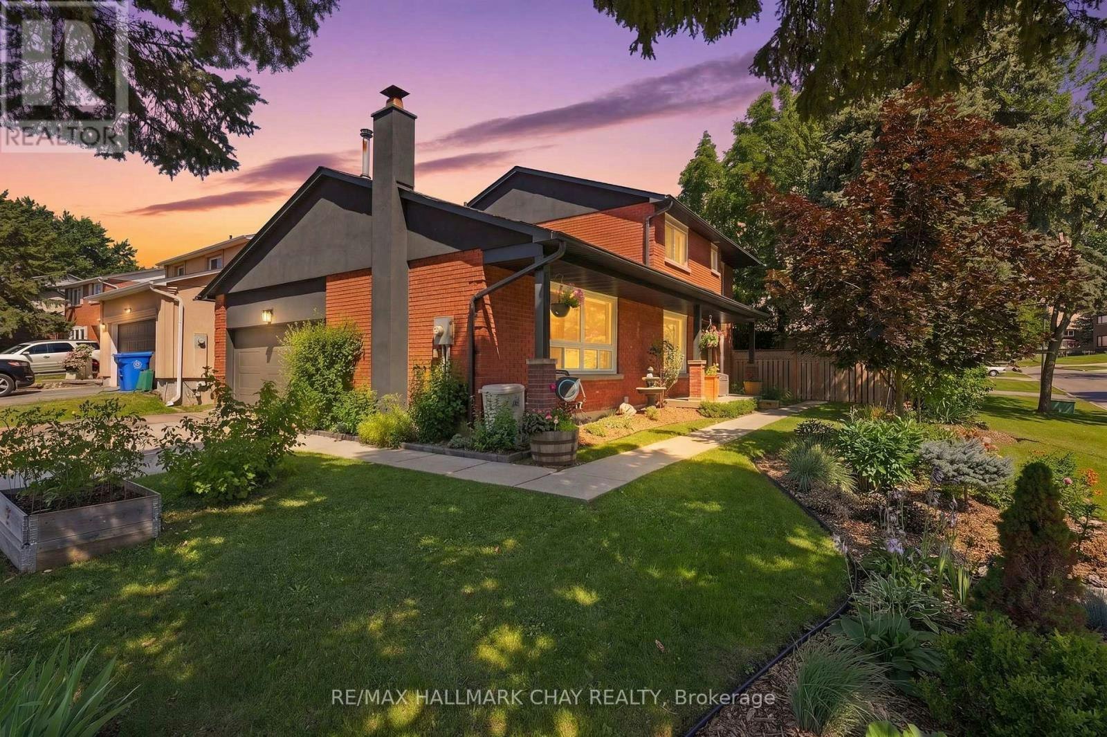 278 Carlisle Street, Newmarket, ON, L3Y 6C1
